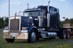 tractor truck in Woodstock CT 